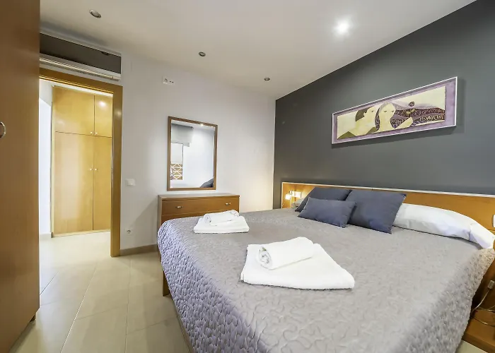 Pau Picasso 3 - Piso En Tossa Con Terraza Y A/a *