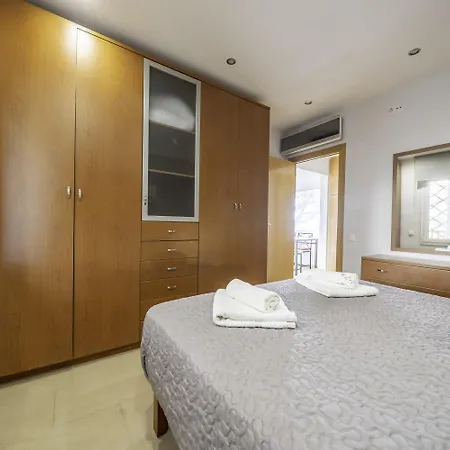 Piso Reformado En Tossa Con Terraza Y Aa